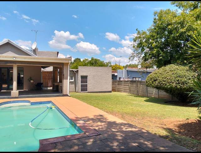 3 BEDROOM HOUSE FOR SALE IN ALBEMARLE